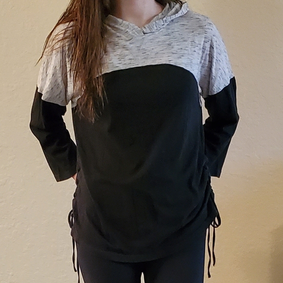 SOLD Thin hoodie XL - Picture 2 of 2